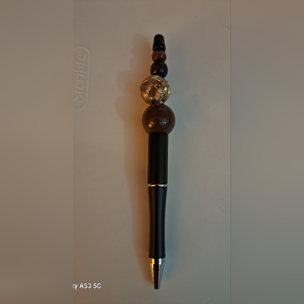 Bundle 3 for $7.00 Black and gold pen quantity 1,buy 10 items for $20.00